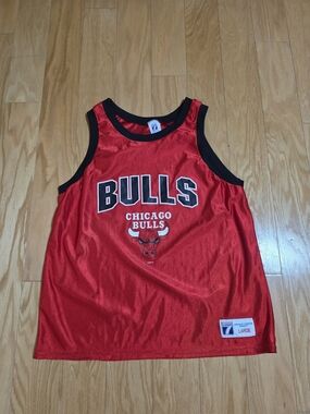 LOGO 7 Red Chicago Bulls Kids Tank Top with Black Trim size Large